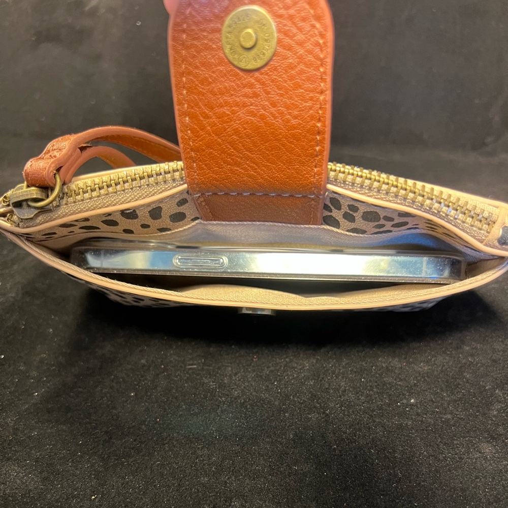 Universal Threads Leopard Print Wristlet - image 3